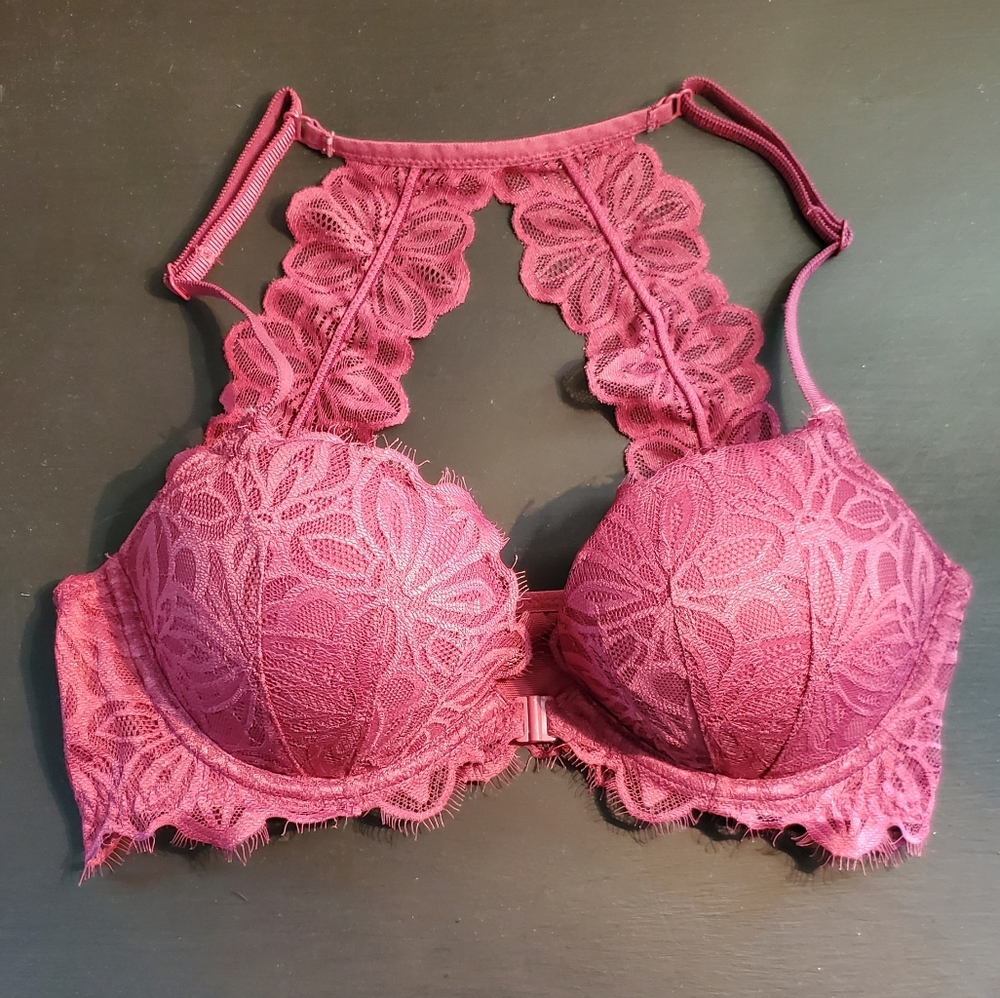 NWOT 32C VS PINK racerback bra